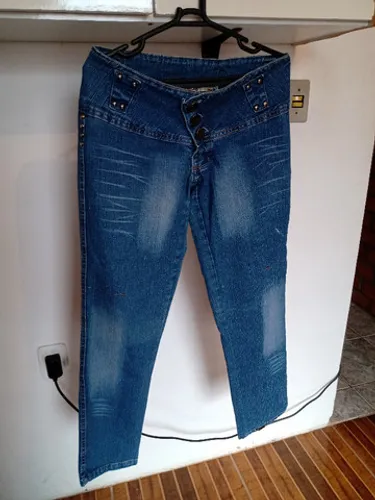 Calças femininas usadas tamanho 42