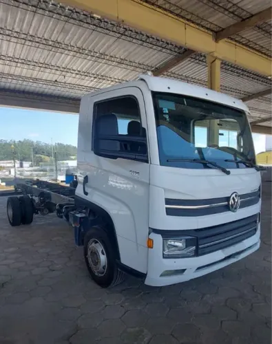VW 9.170 ano 2022 com ar condicionado, em SP