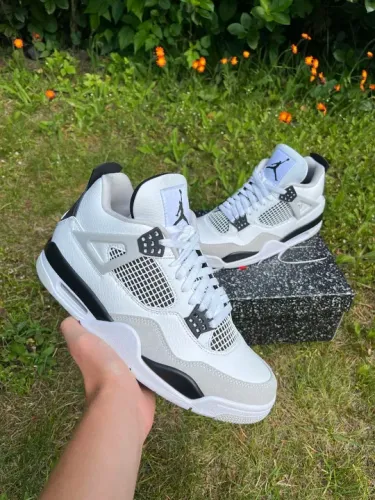 Air Jordan 4 Retro "Military Black