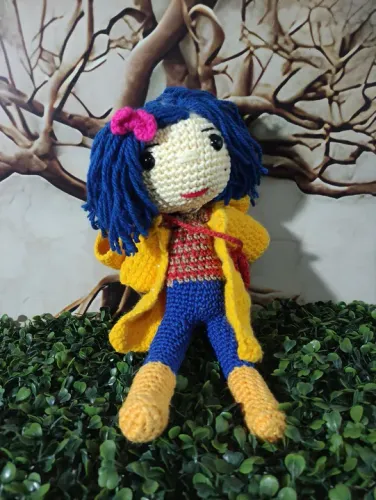 Boneca Amigurumi Inspirada na Coraline <br>