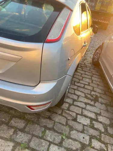 Peças Ford Focus 1.6 sigma Flex rodas bancos interior lataria painel pára-choques lanterna