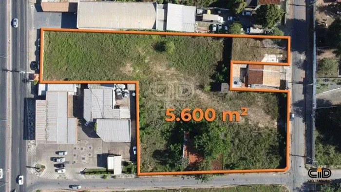 Terreno com 5.600 m² para incorporação na Av. Fernando Correa