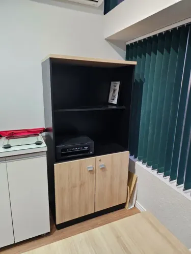 Mesa, Armário e cadeiras da TokStok