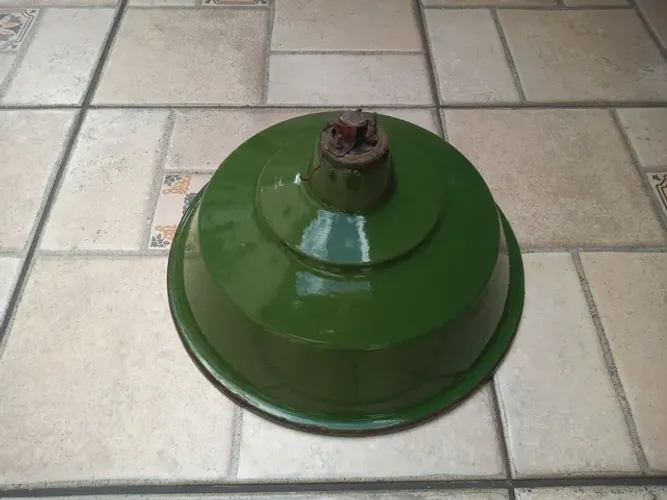 Luminária esmaltada antiga 