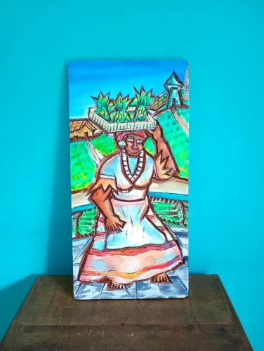 Placa de Parede Entalhada na Madeira com Imagem de Baiana