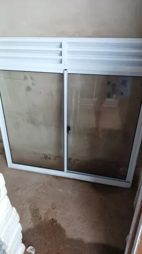 Janela de alumínio Branco da Alumasa