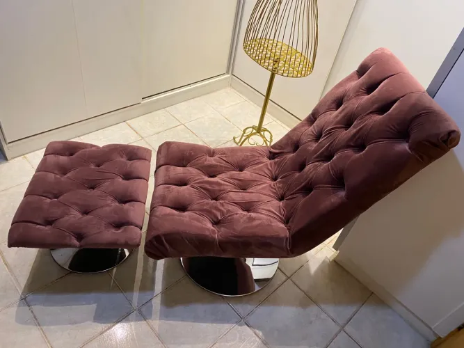 Poltrona com apoio p/ pés