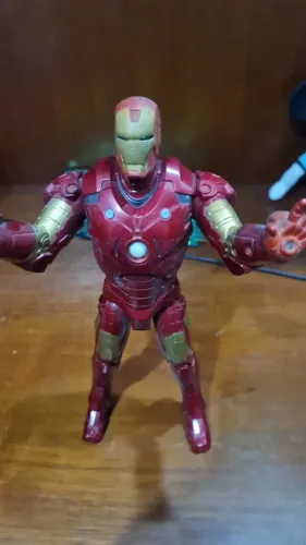 Action Figure Homem de Ferro Hasbro + Hulk Buster