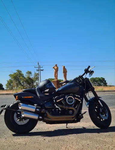 HARLEY DAVIDSON FAT BOB - baixa km