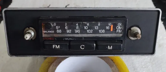 Defeito: Auto-rádio Bosch LD243 observe as imagens e leia a descrição