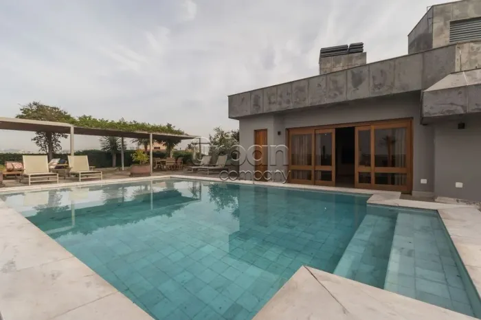 Cobertura em Moinhos de Vento com 1599.83 m² , 4 q