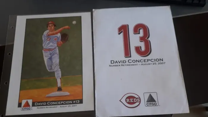 Kit pôster do jogador de beisebol David Concepcion e envelope seminovo