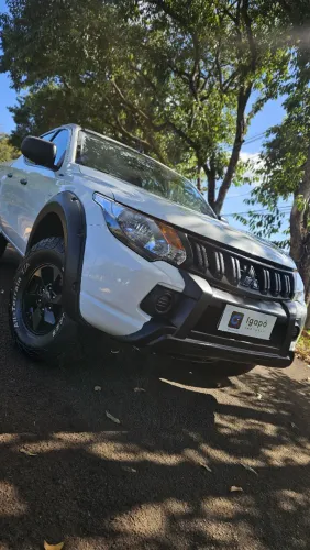 Mitsubishi L200 Triton Sport Outdoor GLX 4x4