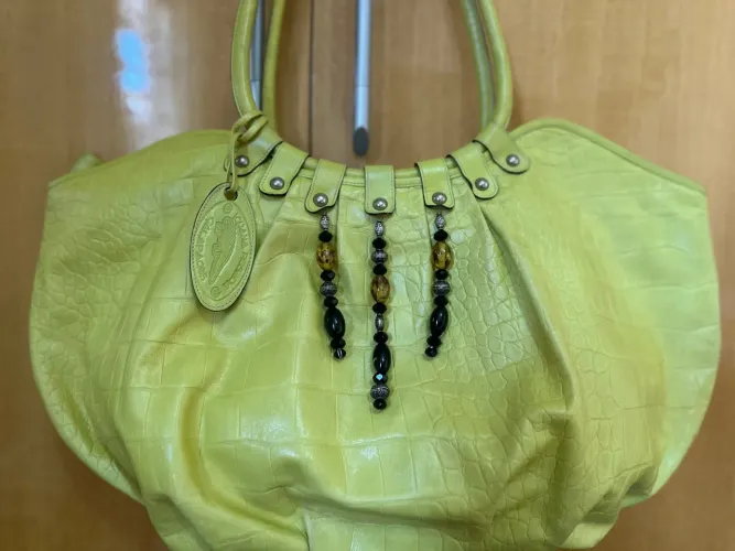 Vendo bolsa de ombro amarelo limão