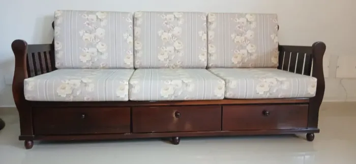 Sofá madeira 2 3 lugares de Gramado