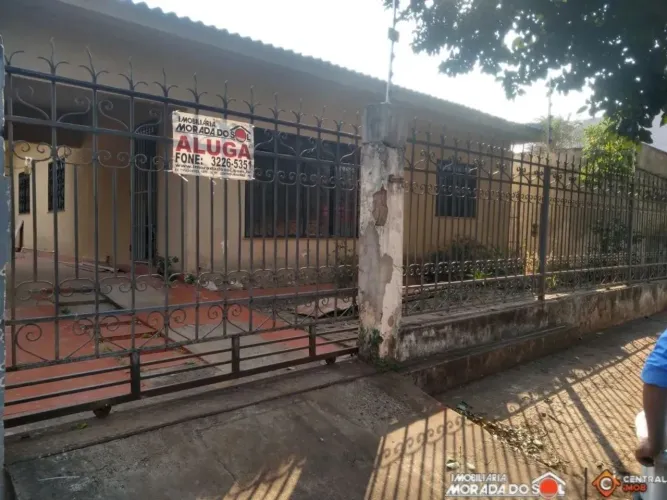 Casa Residencial com 3 quartos para alugar por R$ 3200.00, 150.00 m2 - ZONA 05 - MARINGA/P