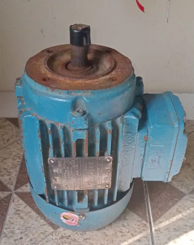 Motor Elétrico trifásico 1,5 CV 1700rpm