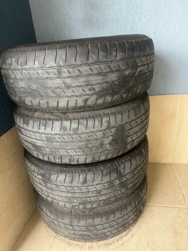 Vendo 4 Pneu Bridgestone