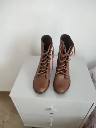Bota feminina marrom