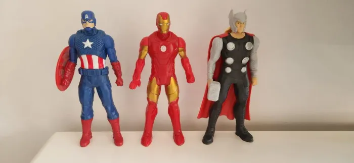 Bonecos miniaturas Marvel e Dc