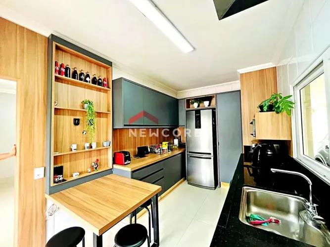 Casa em Rua Clóvis Bevilaqua - Zona 04 - Maringá/PR