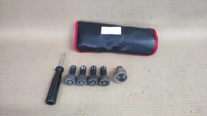 Kit Parafuso Segredo BMW 530i M SPORT 2.0 2018