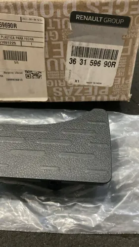 Acabamento Traseiro Console Kwid 1.0 12v Mt 2018 A 2023
