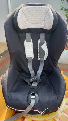 CADEIRA CADEIRINHA ASSENTO INFANTIL CHICCO ARTSANA 9 A 18KG ISOFIX