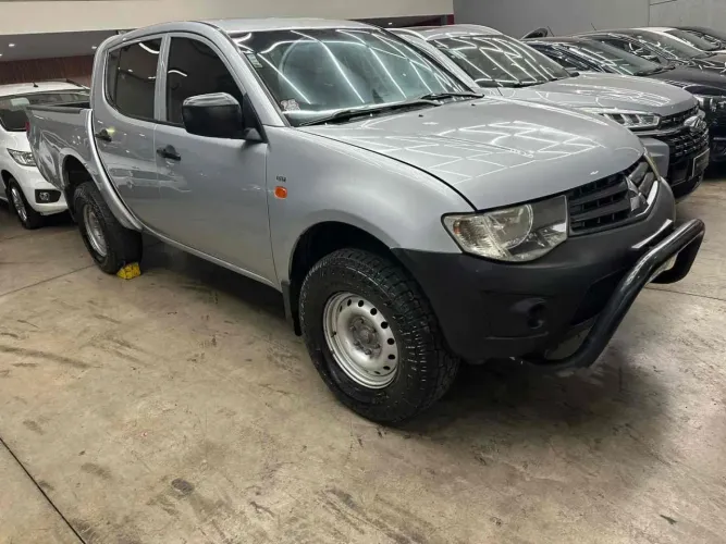 Mitsubishi L200 Triton GL 3.2 CD TB Int. Dies. Mec. 2017