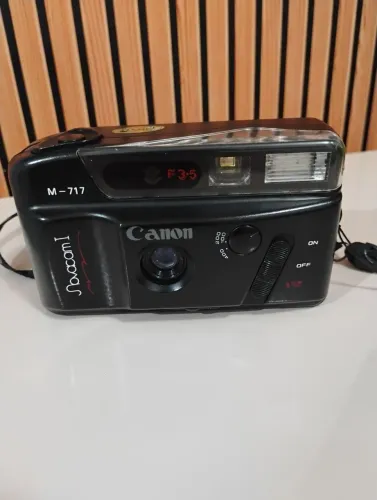 Câmera Canon antiga 