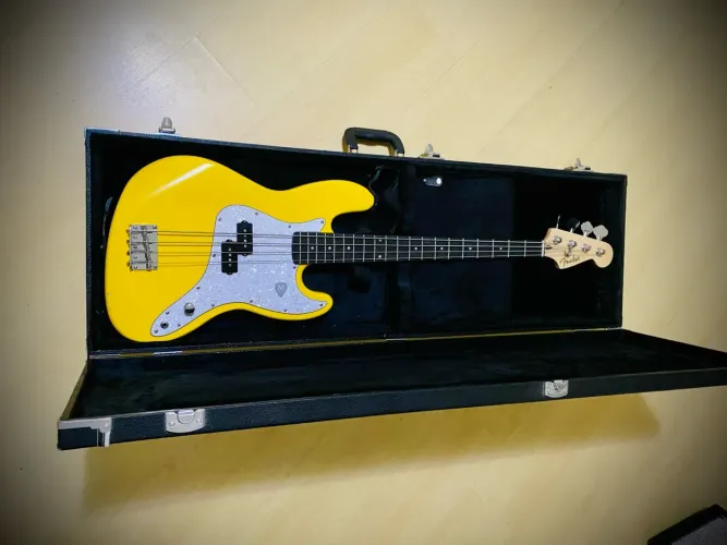 Baixo Fender Signature Mark Hoppus (Blink 182)