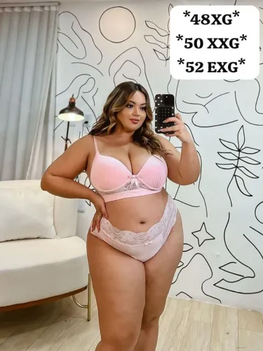 Conjunto de lingerie rosa plus size