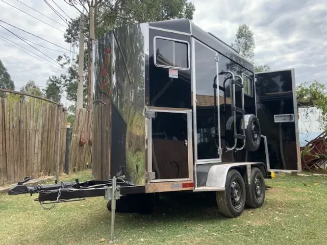 Trailer Transporte 2 Cavalos - Luxo Zero KM