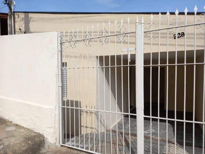 Casa para venda no bairro Dominguinho