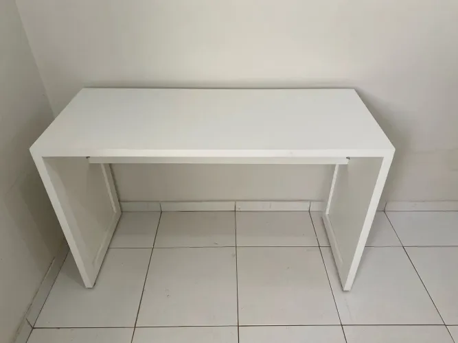 Mesa de estudos/escritório branca nova