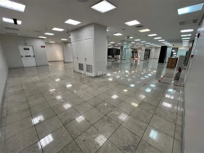 Loja comercial com mais de 3.000m² disponível para locação