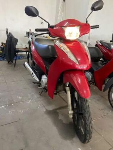 Honda Biz 125 - Vermelha - Impecável