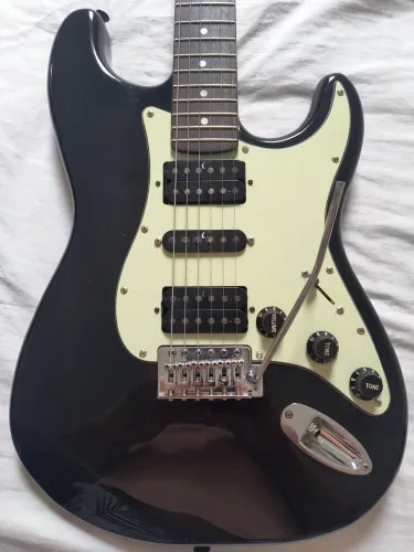 GUITARRA CONDOR STRATO HSH