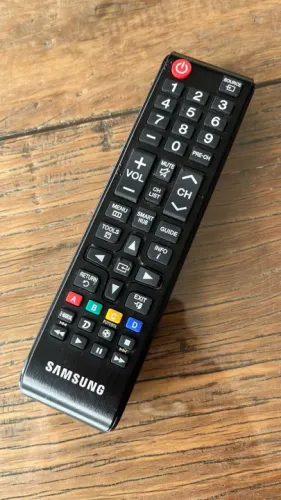 Controle Remoto Samsung Lcd Led Tecla futebol semi novo