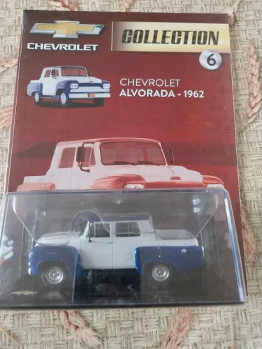 Miniatura Chevrolet Alvorada 1962 escala 1/43 R$ 120 reais 