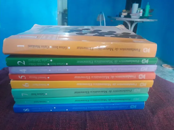 Vendo livros de Fundamentos de matemática elementar 
