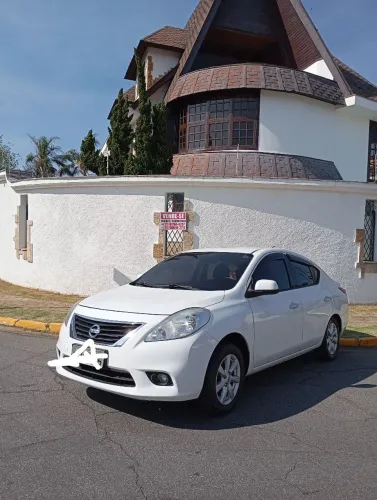 Nissan Versa 1.6 impecavel 