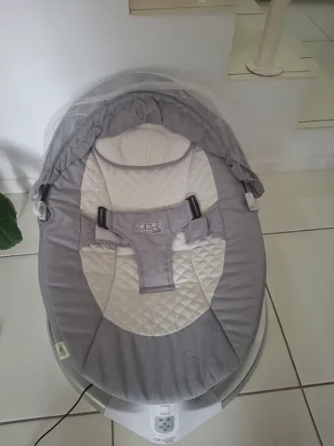 Cadeira de balanço é descanso para Bebê