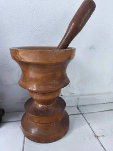 Pilão de madeira
