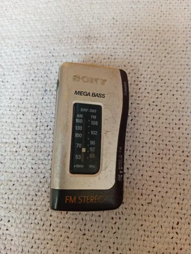 Rádio vintage Sony SRF-S83