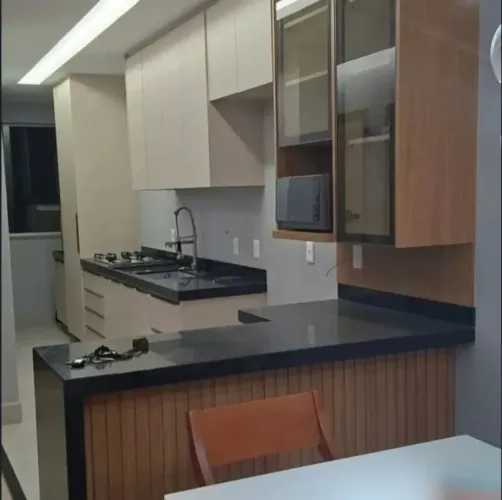 APARTAMENTO PORTEIRA FECHADA- EM PRÉDIO DE FRENTE PARA O MAR - 03 QUARTOS 01 SUÍTE