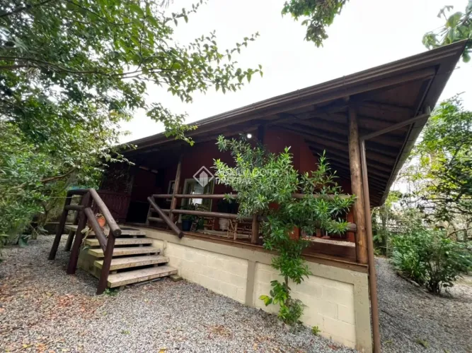 CASA REFÚGIO NA MELHOR LOCALIZAÇÃO DO SUL DA ILHA