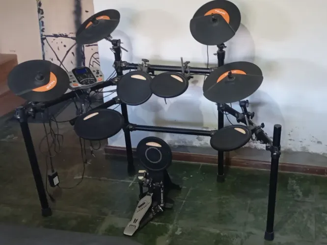 Bateria Eletrônica ROLLAND NUX DM4