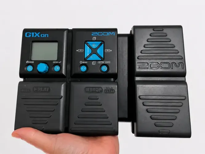 Pedaleira Zoom G1Xon para Guitarra com Fonte