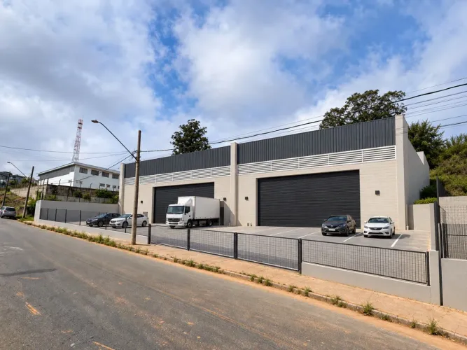 Galpão industrial para locação em Cezar de Souza | 1.000 m²